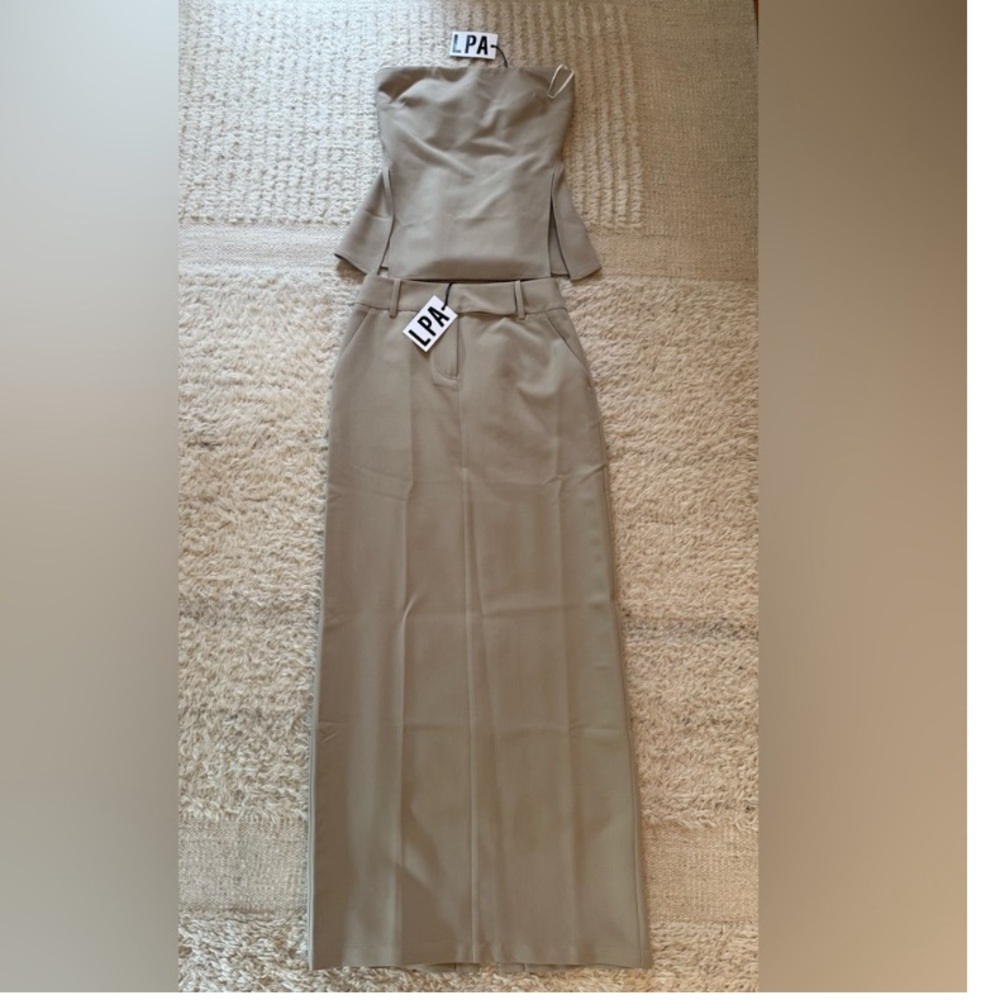 LPA Tan maxi skirt and top set 
Top XS 
Skirt XXS 
Maxi skirt run big fits an Xs